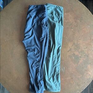 Two pairs of Rae Mode capris olive and gray, butter soft, small